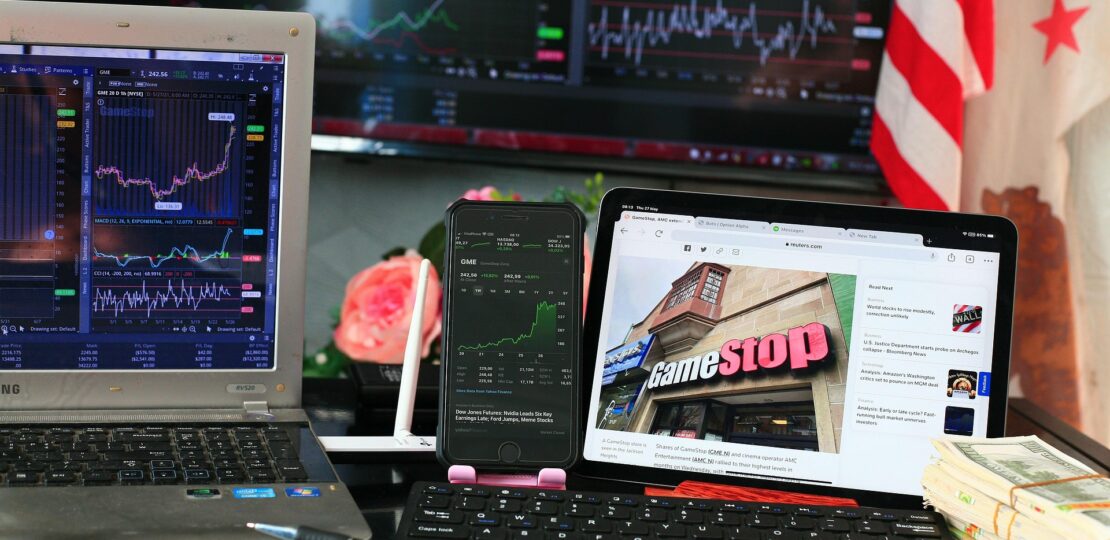 gamestop-6286876_1920